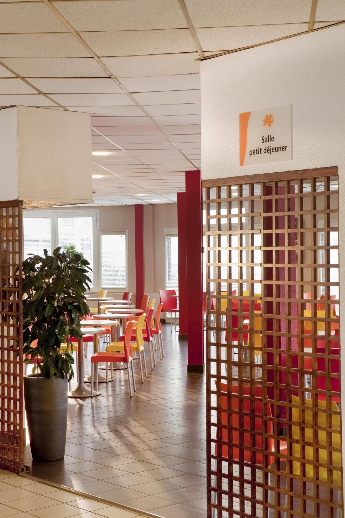 Hotelf1 Cergy Zewnętrze zdjęcie