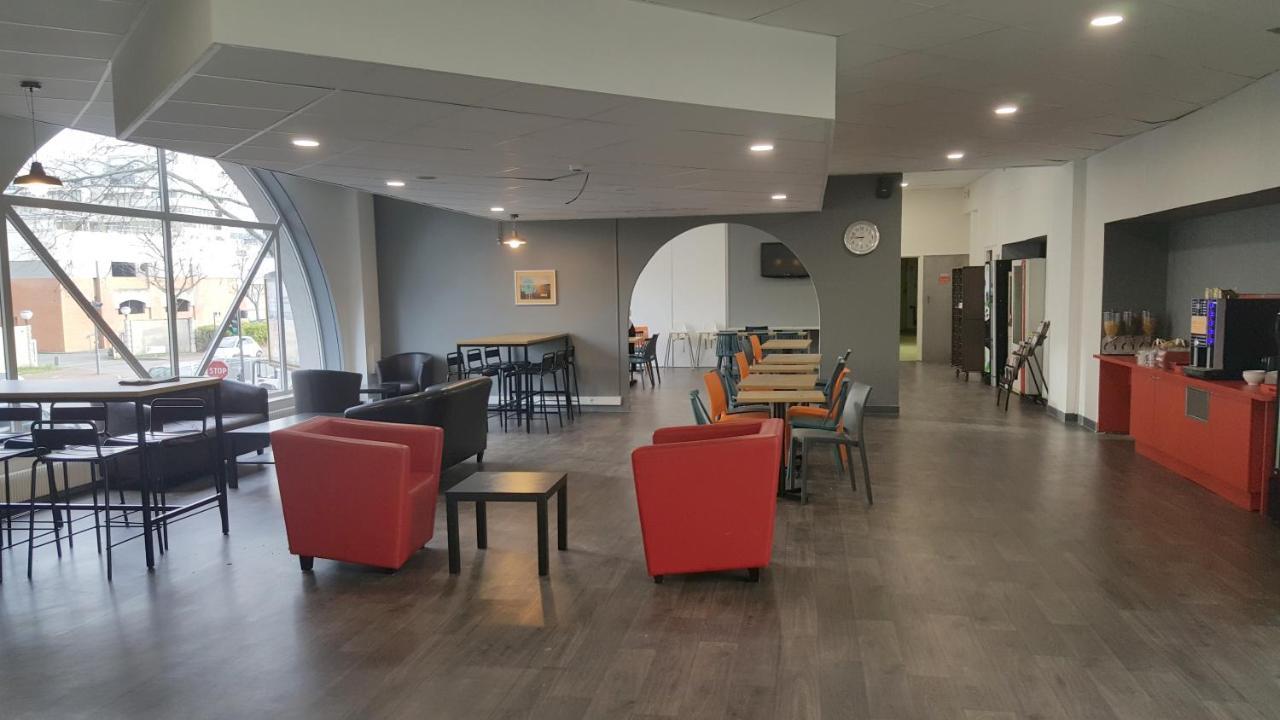 Hotelf1 Cergy Zewnętrze zdjęcie